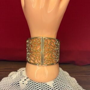 Elegant Gold Tone Filigree Bracelet